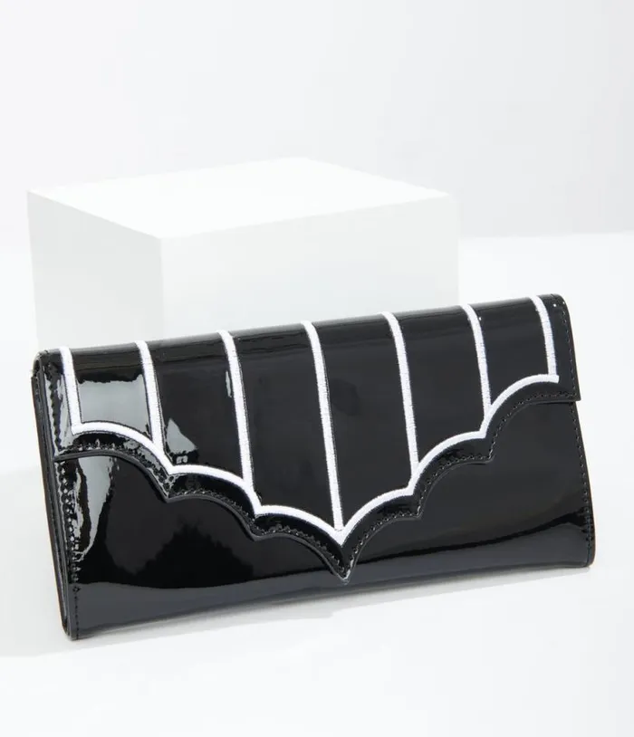 1950s Black and White Bat Wing Miss Foxy Wallet Accessories Unique Vintage Novelty Bags 1950s Black and White Bat Wing Miss Foxy Wallet Accessories Unique Vintage Novelty Bags