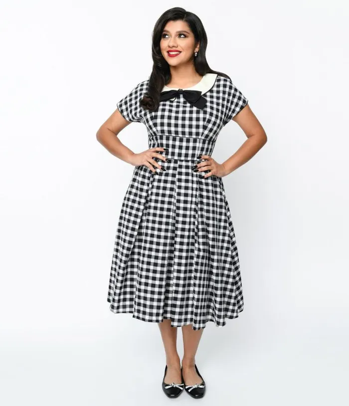 1950s White and Black Gingham Swing Dress Dresses Unique Vintage Pocket Dresses