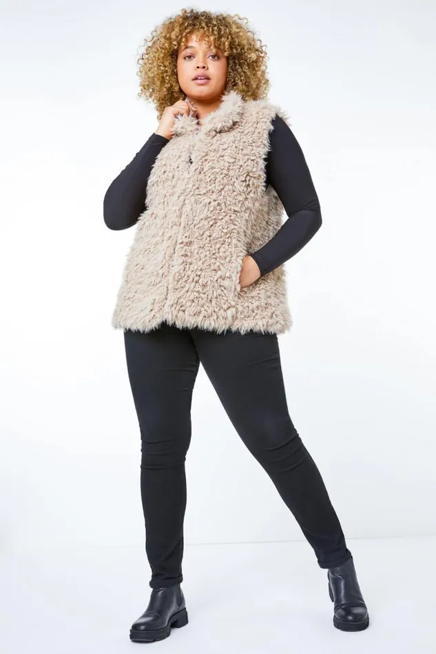 Beige Curve Textured Faux Fur Gilet Women Roman Coats