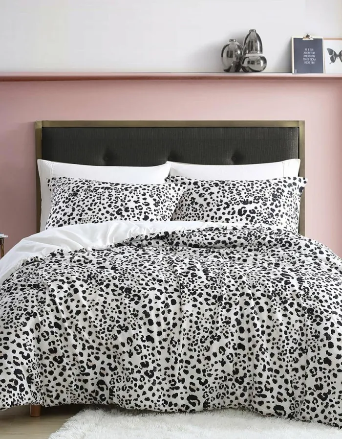 Betsey Johnson Women BETSEYS TWIN COMFORTER SET WATER LEOPARD