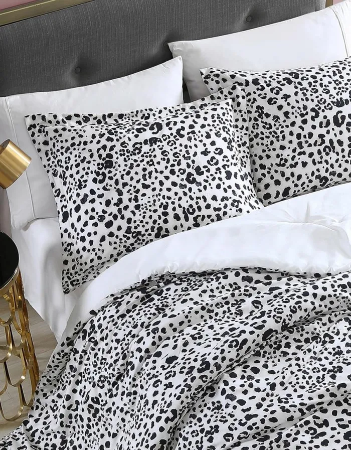 Betsey Johnson Women BETSEYS TWIN COMFORTER SET WATER LEOPARD