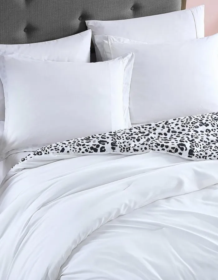 Betsey Johnson Women BETSEYS TWIN COMFORTER SET WATER LEOPARD