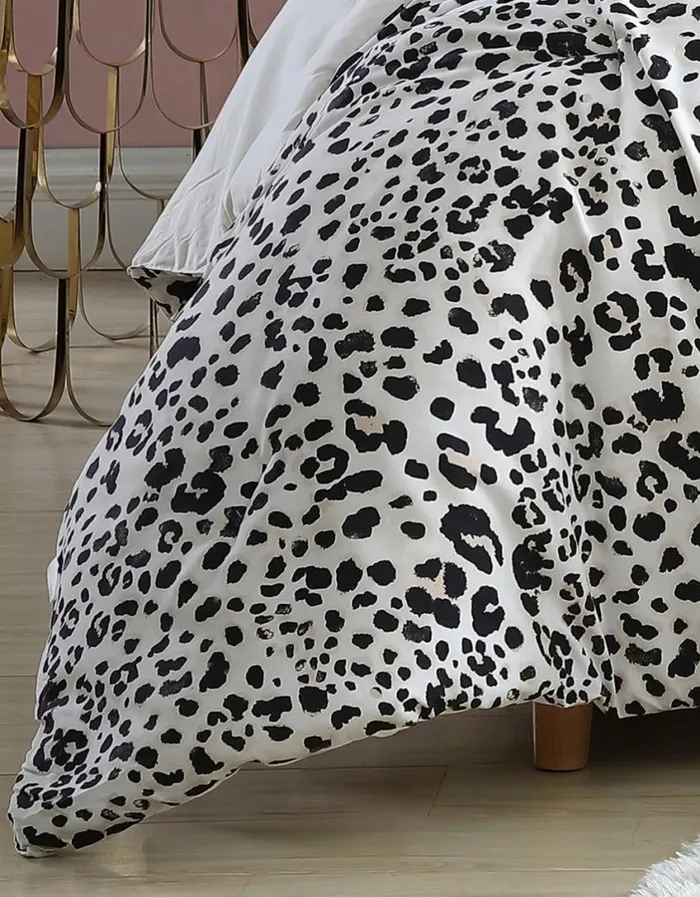 Betsey Johnson Women BETSEYS TWIN COMFORTER SET WATER LEOPARD