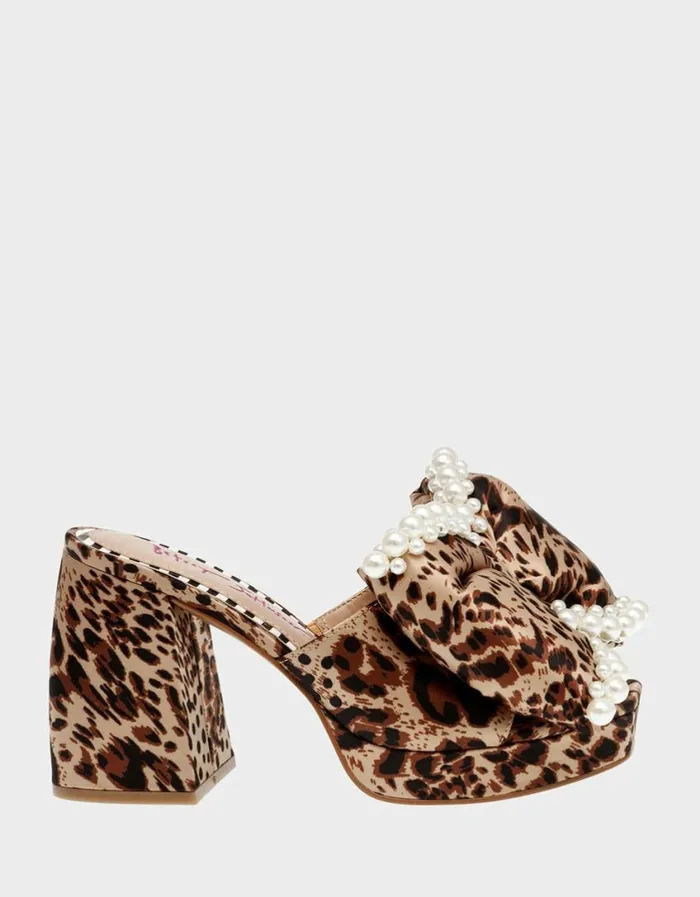 Betsey Johnson Women MACCIE LEOPARD Leopard