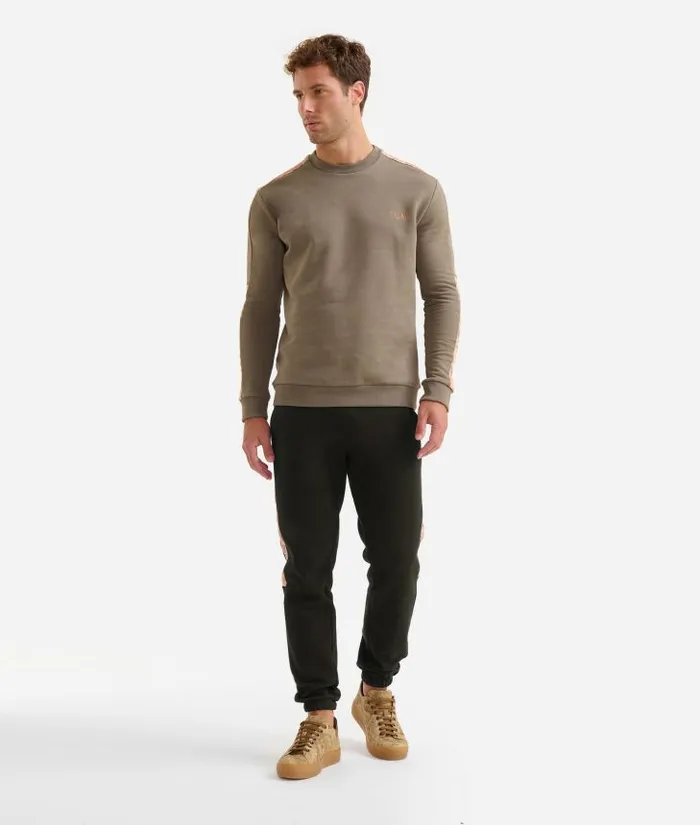 Man Knitwears Shirts and TShirts Alviero Martini Cotton Crewneck Sweater With Geo Classic Details Military Green