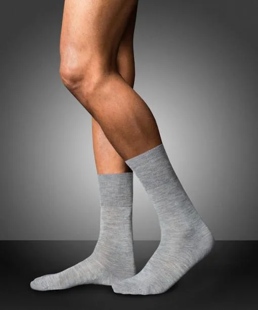 Men No 6 Finest Merino and Silk Men Socks Light Grey Melange FALKE Socks