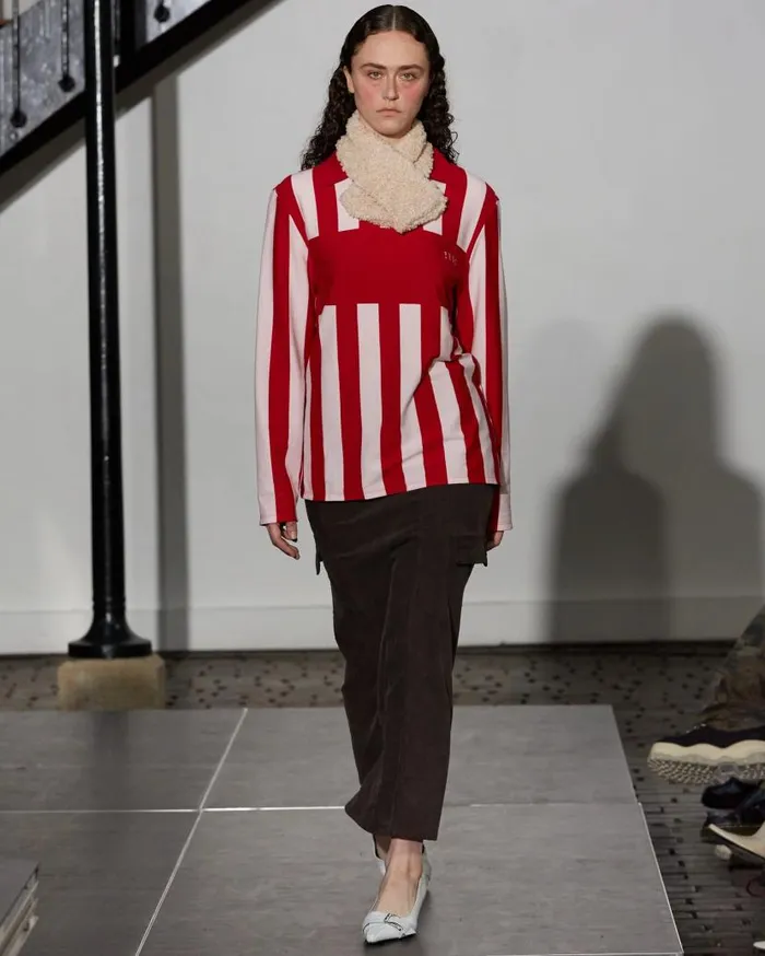 No 1700 Iago Red Women Paloma Wool Tops