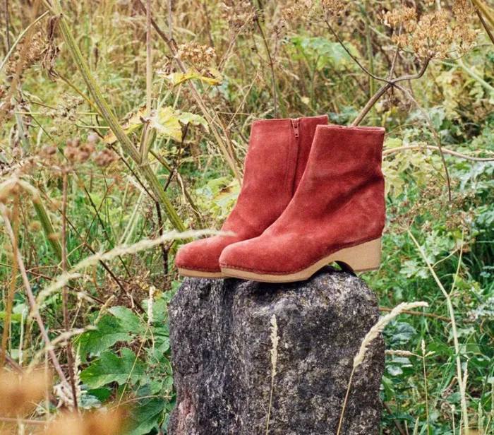 Shop WHITBY BOOT Saddle Suede DEN Footwear