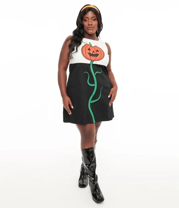 Smak Parlour Plus Size 1960s Black and White Pumpkin Head Shift Dress Halloween Unique Vintage Dresses