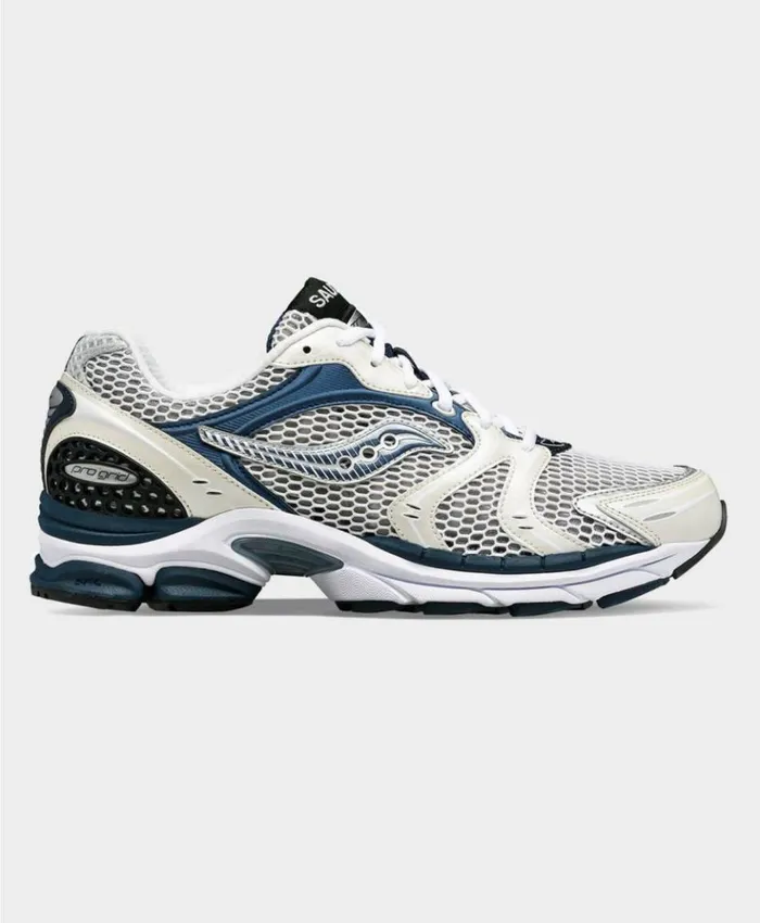 Sweaty Betty Saucony Progrid Triumph 4 Whitenavy Accessories