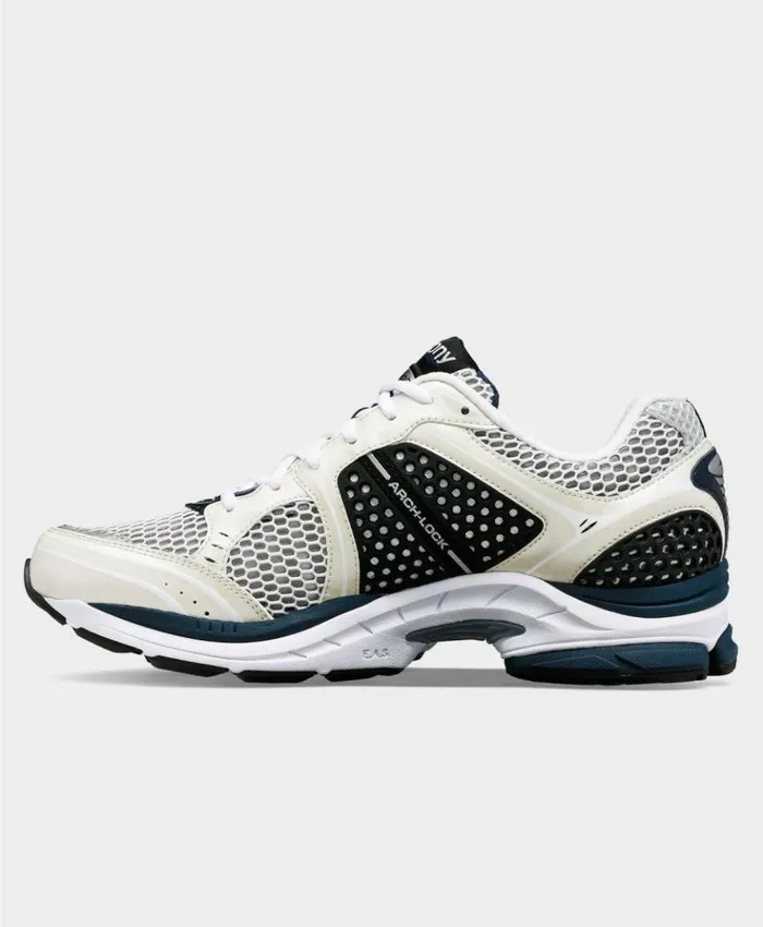 Sweaty Betty Saucony Progrid Triumph 4 Whitenavy Accessories