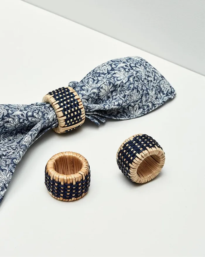 Tabletop Shop Veronica Beard Floral Lace Linen Navy Napkin Set Of 4 Navy