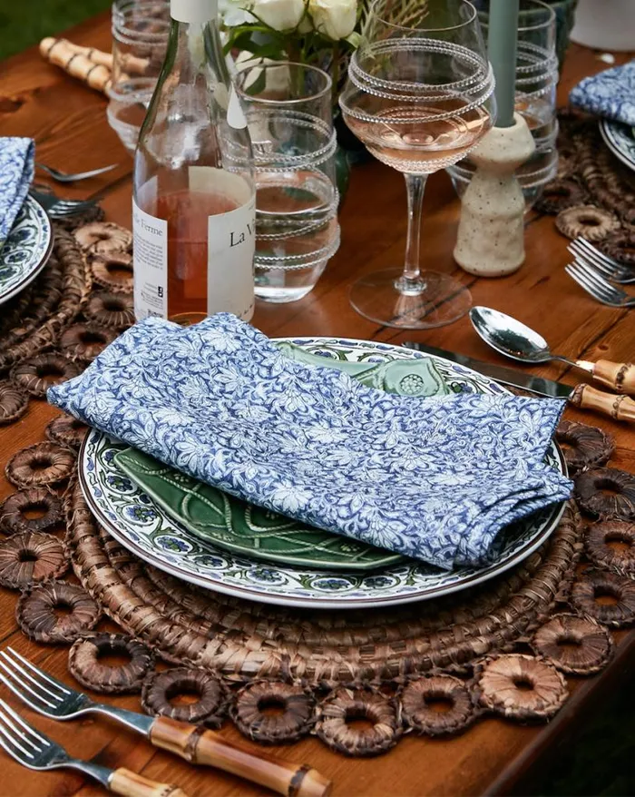 Tabletop Shop Veronica Beard Floral Lace Linen Navy Napkin Set Of 4 Navy