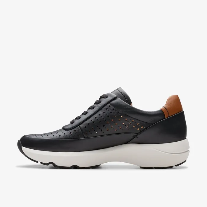 TIVOLI GRACE Black Leather Women Clarks Sneakers