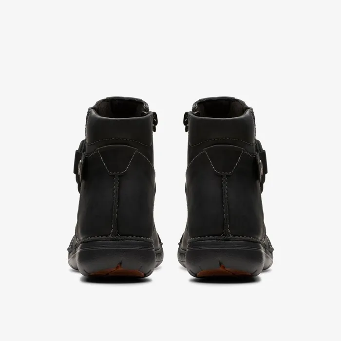 Un Loop Up Black Leather Women Clarks Boots and Booties