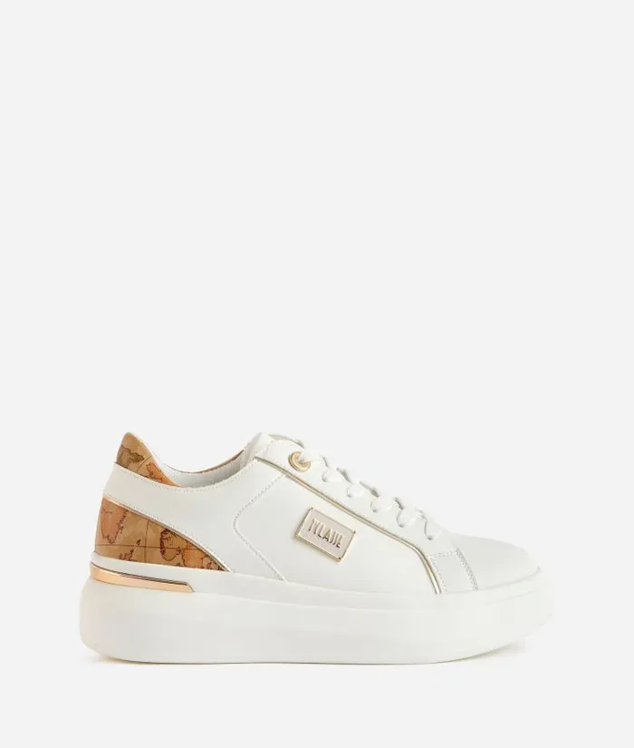 Woman Sneakers Alviero Martini Faux Napa Leather Sneakers With 1 Classe Enamelled Tag White Woman Sneakers Alviero Martini Faux Napa Leather Sneakers With 1 Classe Enamelled Tag White