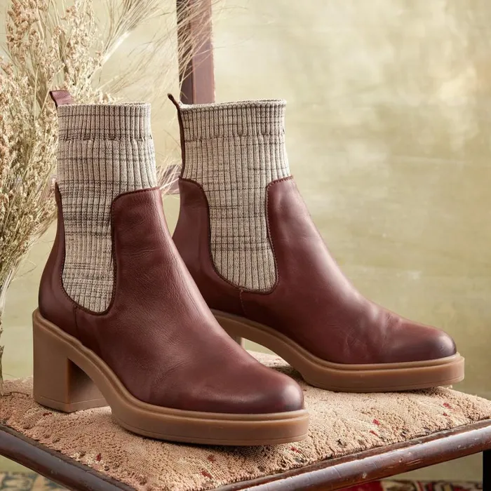 Women Flaneur Chelsea Boots Cinnamon Sundance Catalog Boots