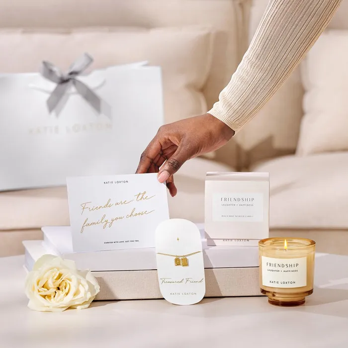 Women Jewellery Gift Sets Katie Loxton Friends Are The Family You Choose 8211 Gift Set Women Jewellery Gift Sets Katie Loxton Friends Are The Family You Choose 8211 Gift Set