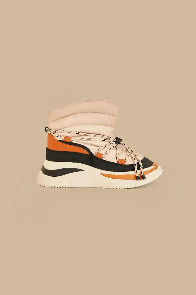 Women Off White Matelasse Puffy Boot Offwhite FARM Rio Boots and Sneakers