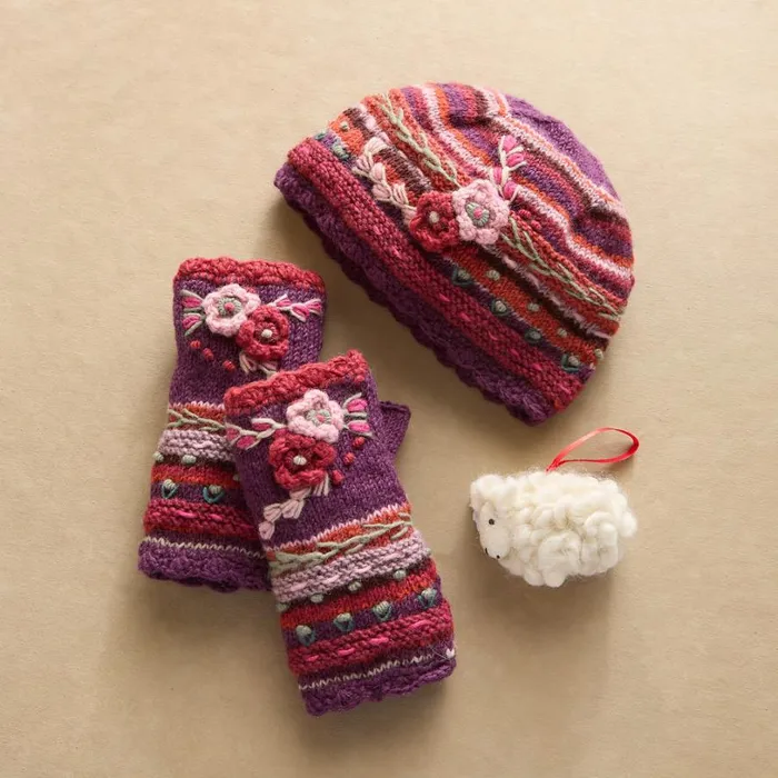 Women Posie Gift Set Plum Sundance Catalog Hats