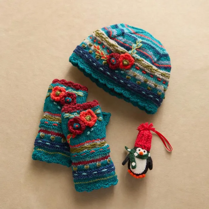 Women Posie Gift Set Plum Sundance Catalog Hats Women Posie Gift Set Plum Sundance Catalog Hats