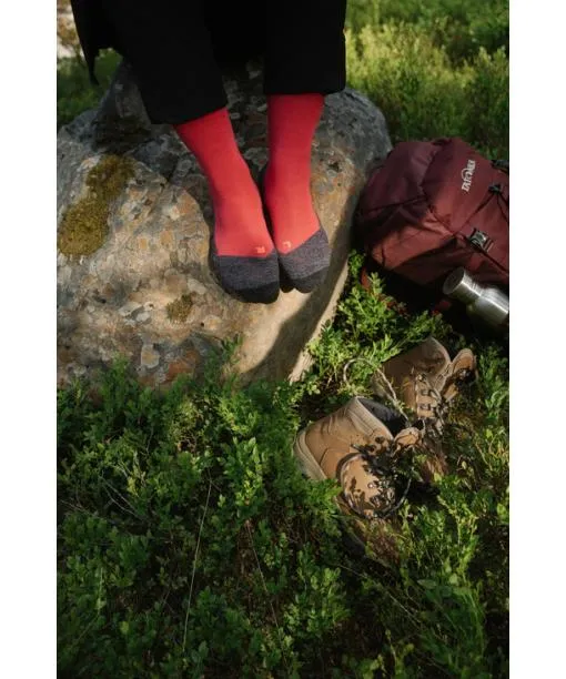 Women TK2 Explore Women Trekking Socks Ruby FALKE Hiking Socks